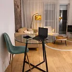 Grand 50 M2 Balcon Porte De Versailles *