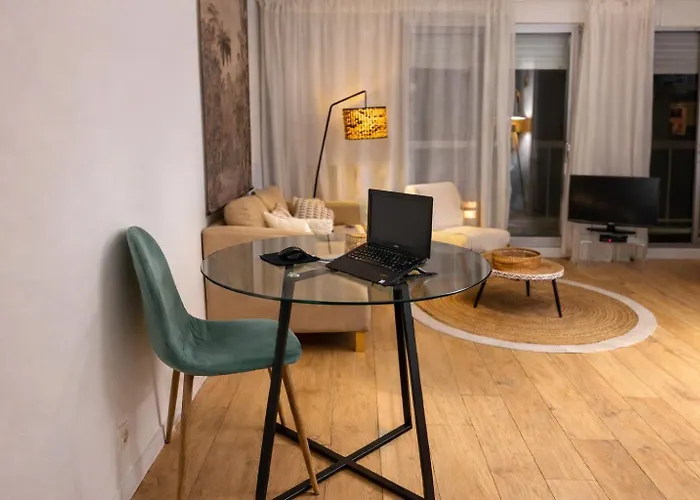 Grand 50 M2 Balcon Porte De Versailles *